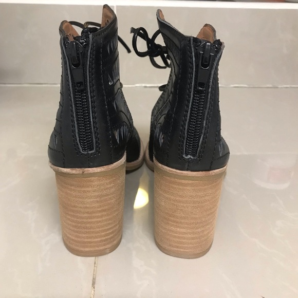 Jeffrey Campbell Black Peeped Toed Booties! - Picture 3 of 4